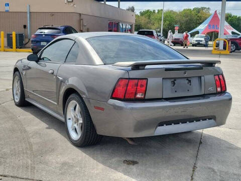 2004 Ford Mustang