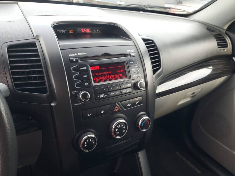 2011 Kia Sorento LX