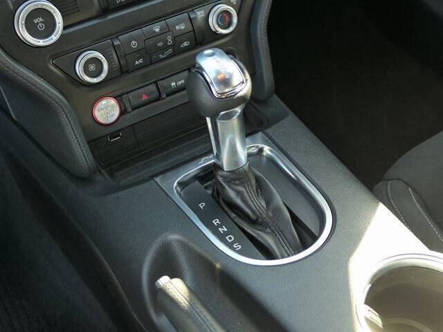 2022 Ford Mustang EcoBoost