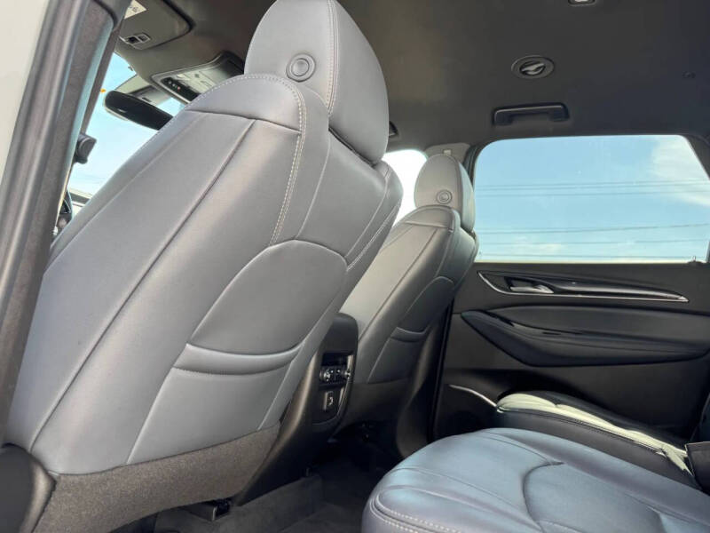 2022 Buick Enclave Essence