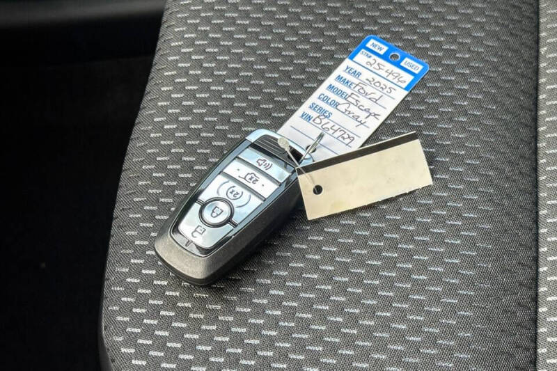 2025 Ford Escape ST-Line Select