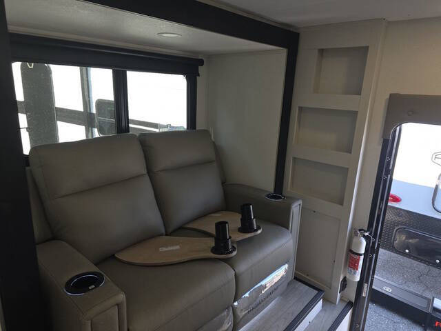 2026 Palomino BACKPACK HS2902