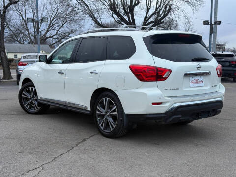 2017 Nissan Pathfinder Platinum