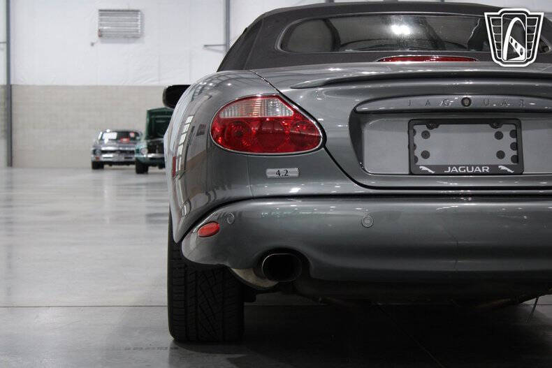 2004 Jaguar XKR
