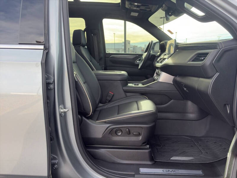 2024 GMC Yukon XL SLT