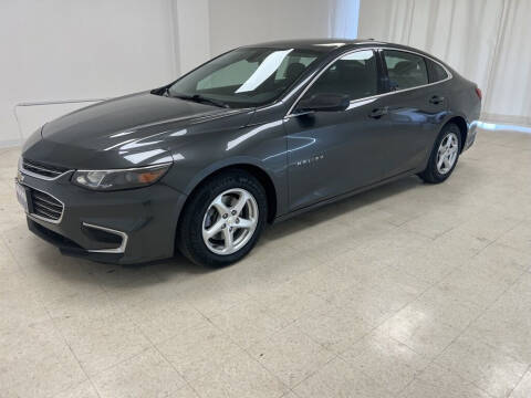 2017 Chevrolet Malibu for sale at Kerns Ford Lincoln in Celina OH