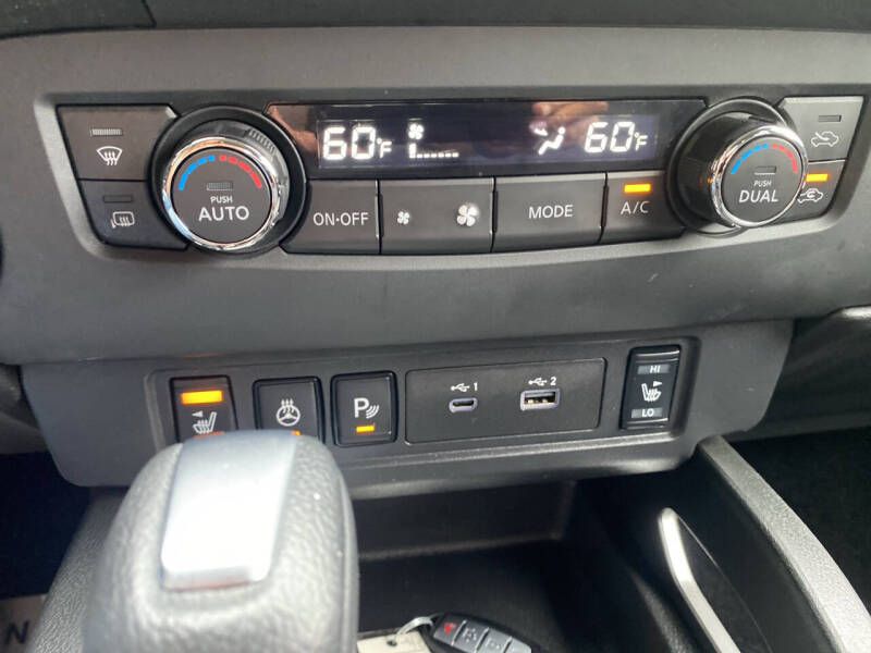 2023 Nissan Frontier SV