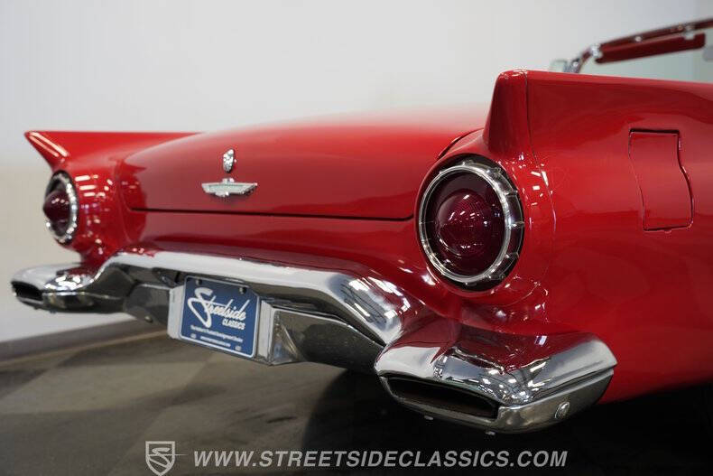 1957 Ford Thunderbird