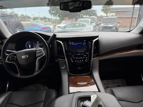 2017 Cadillac Escalade Standard