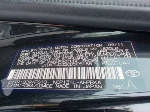 2012 Toyota Yaris 5-Door LE