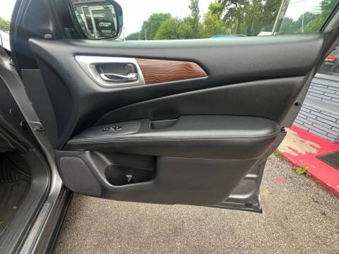 2017 Nissan Pathfinder Platinum