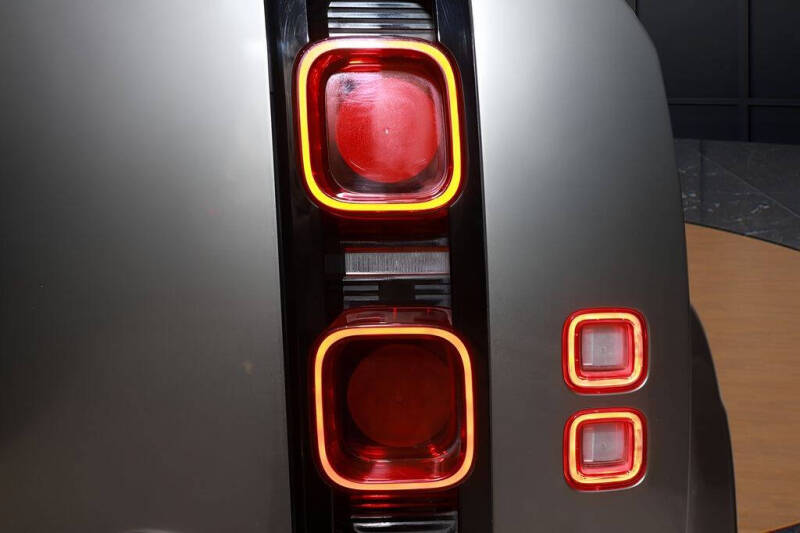 2023 Land Rover Defender 110 X-Dynamic SE