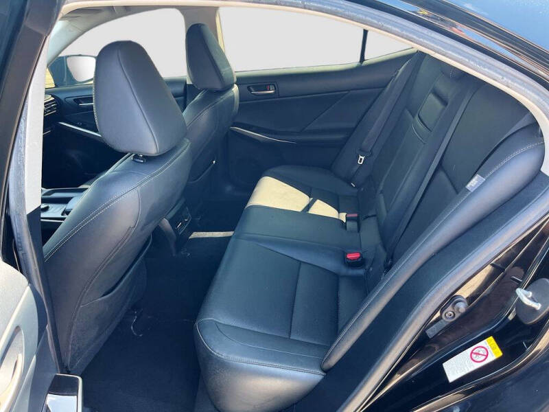 2017 Lexus IS 200t