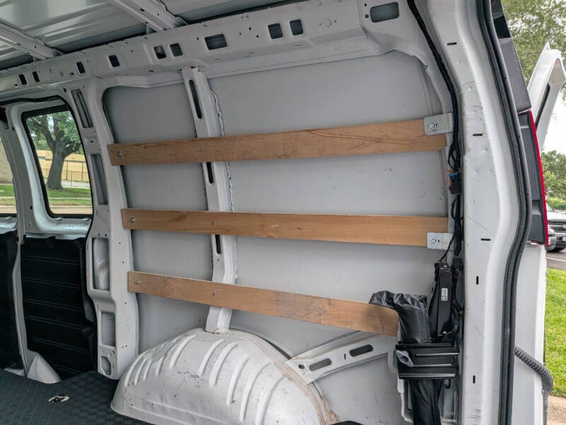 2024 GMC Savana 2500