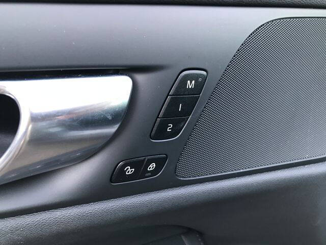 2025 Volvo V60 Cross Country B5 Plus