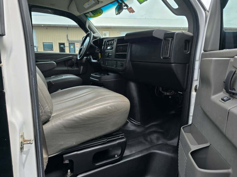 2017 Chevrolet Express 2500
