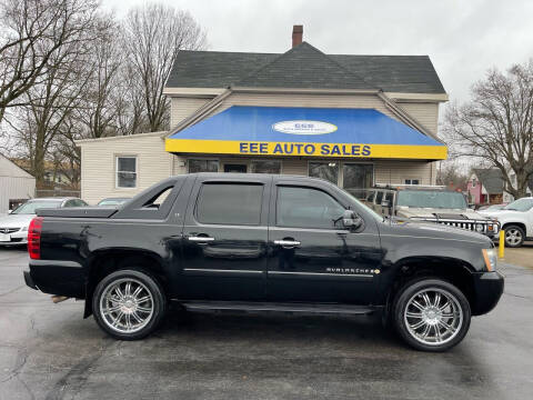 2008 Chevrolet Avalanche for sale at EEE AUTO SERVICES AND SALES LLC in Cincinnati OH