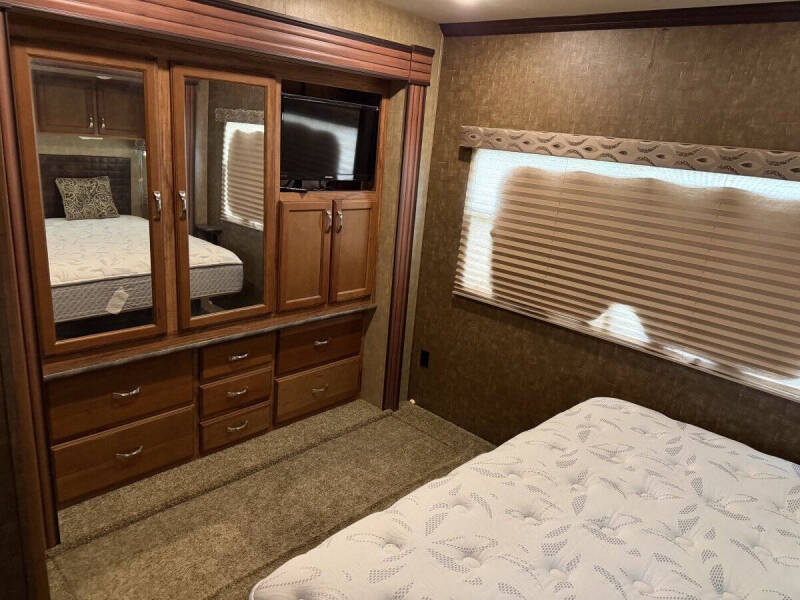 2015 KZ DURANGO GOLD 380