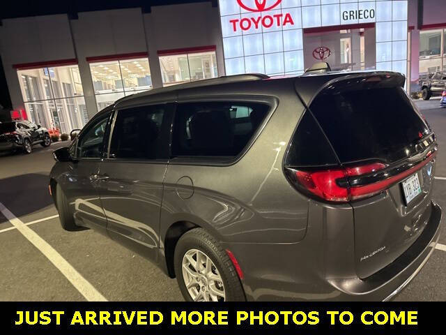 2022 Chrysler Pacifica Touring L