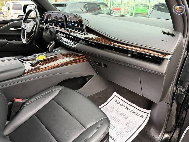 2022 Cadillac Escalade Luxury