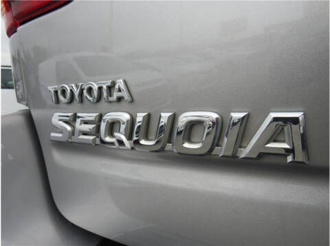 2004 Toyota Sequoia SR5