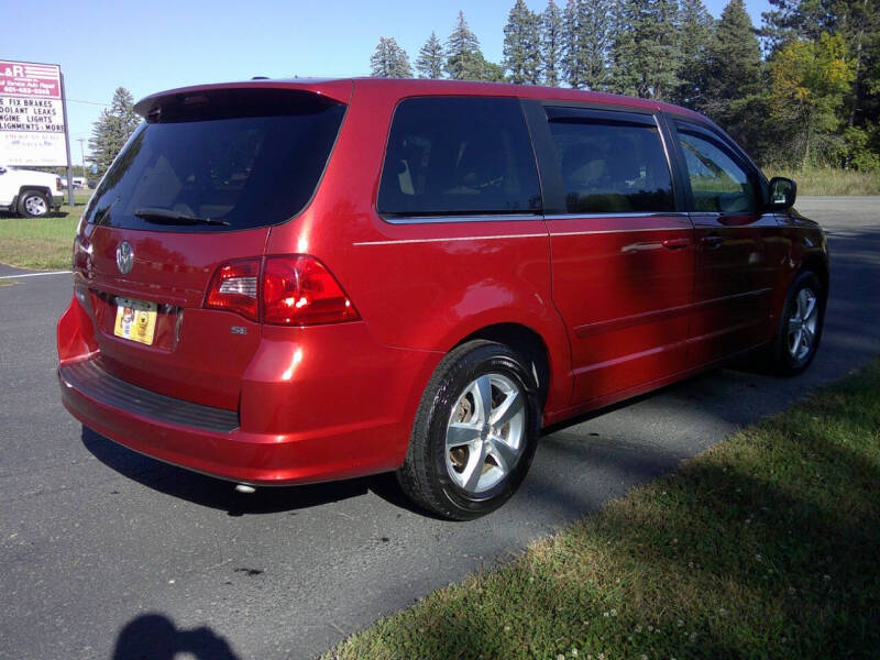 2010 Volkswagen Routan SE photo 6