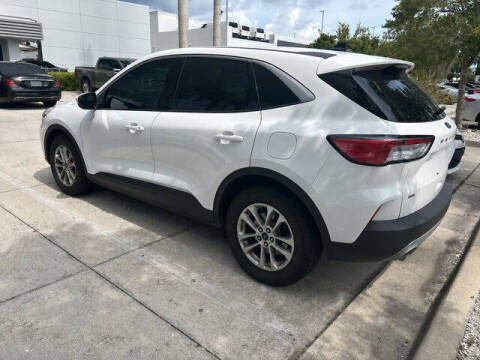 2020 Ford Escape SE