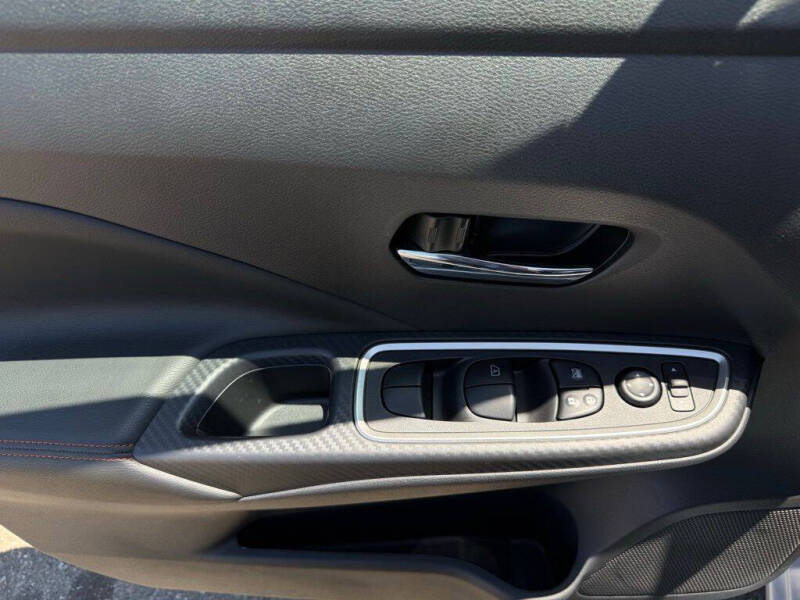 2025 Nissan Versa SR