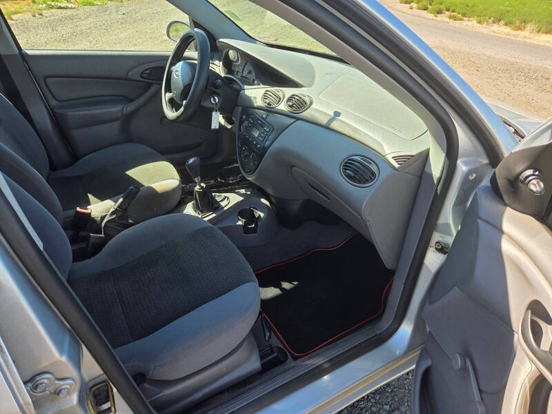 2004 Ford Focus LX