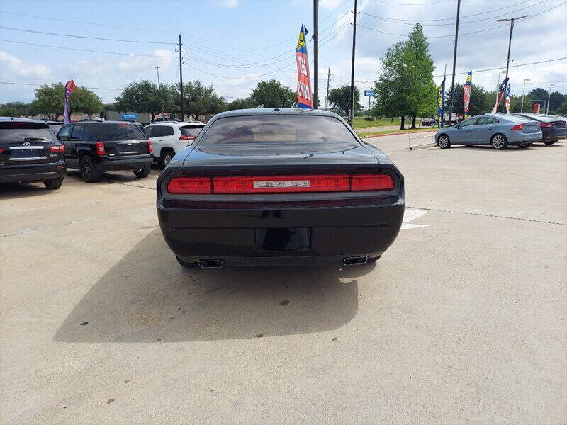 2012 Dodge Challenger SXT