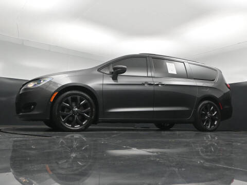 2019 Chrysler Pacifica Touring L Plus