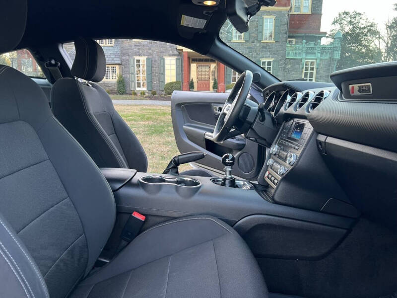 2015 Ford Mustang V6