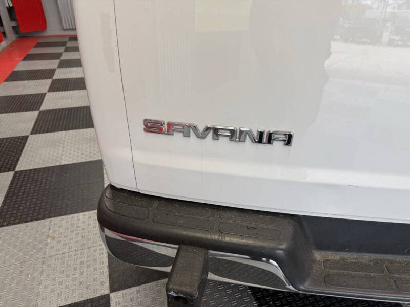 2024 GMC Savana 2500