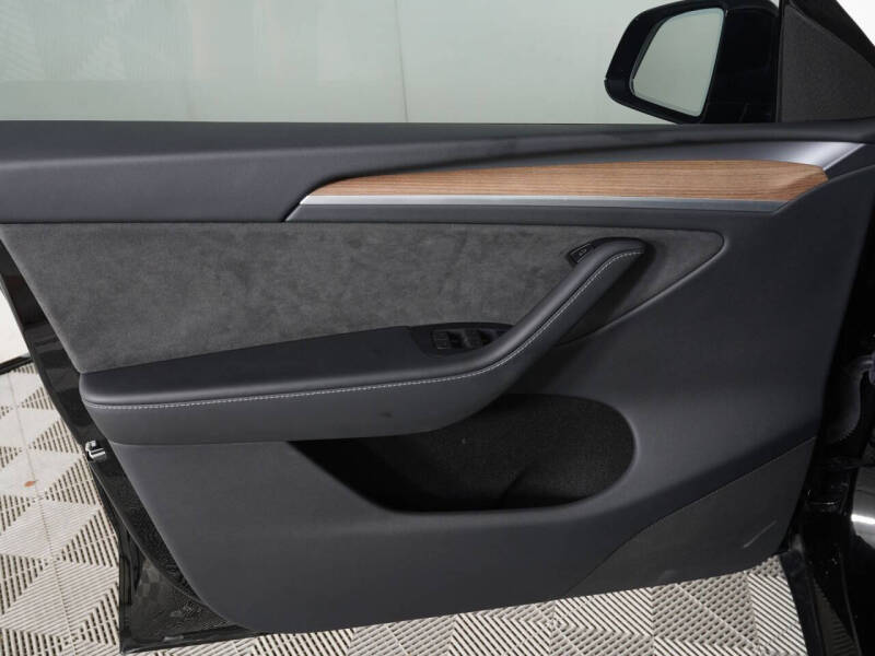 2024 Tesla Model Y Performance