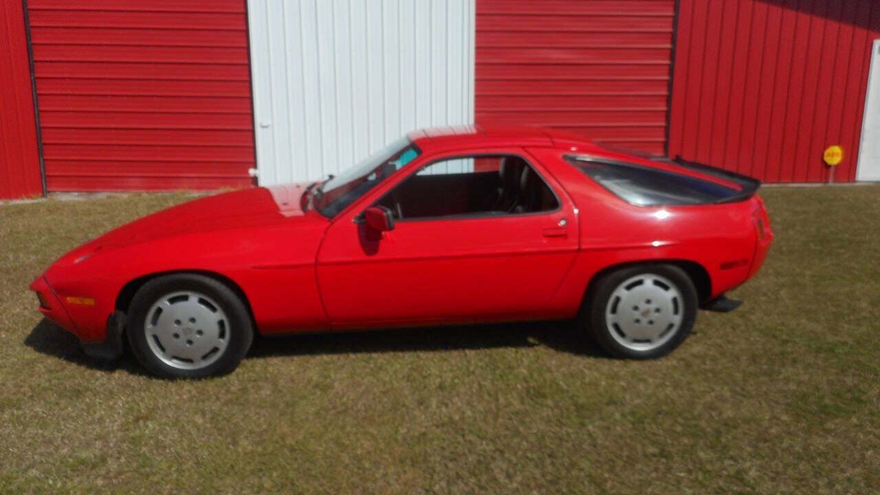 1985 Porsche 928 9