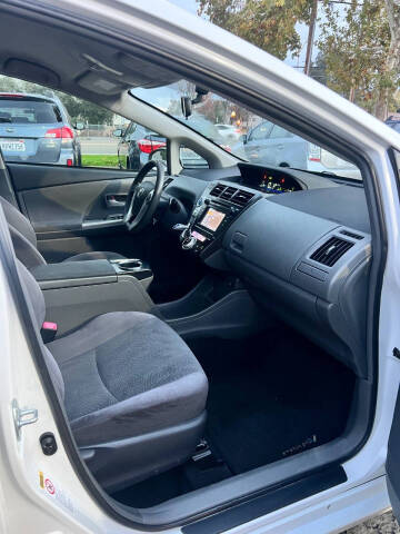 2013 Toyota Prius v Two