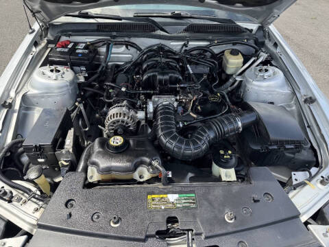 2008 Ford Mustang V6 Deluxe