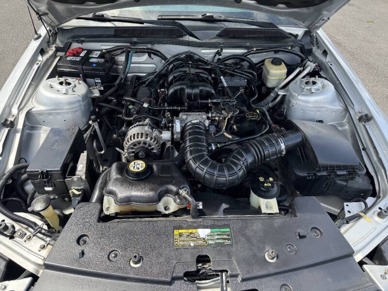 2008 Ford Mustang V6 Deluxe