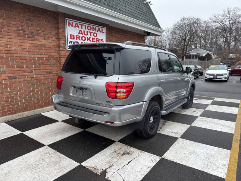 2004 Toyota Sequoia SR5