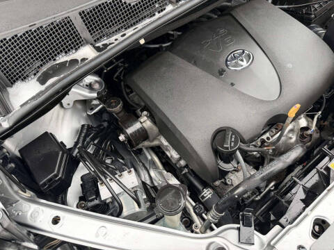 2018 Toyota Sienna XLE 8-Passenger