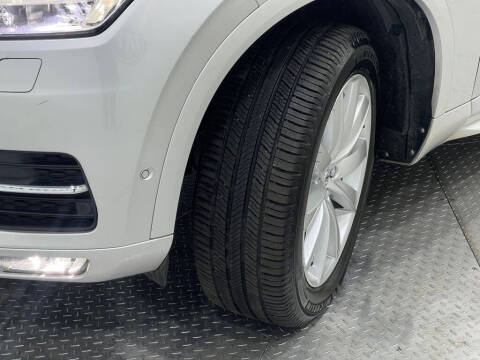 2018 Volvo XC90 T6 Momentum