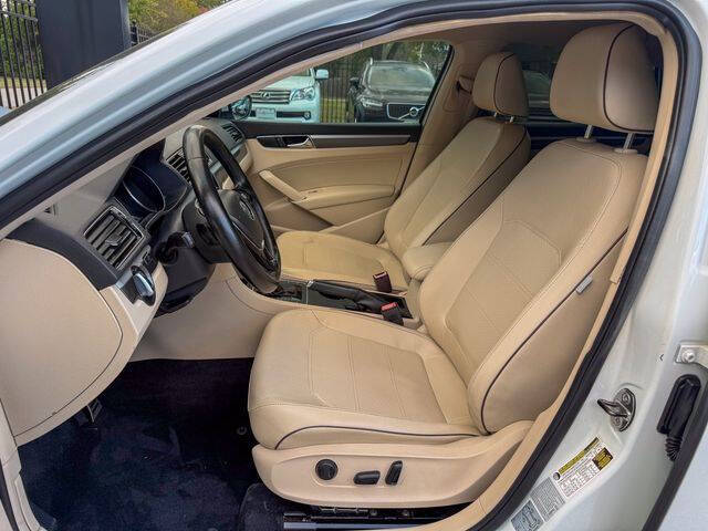 2017 Volkswagen Passat 1.8T R-Line