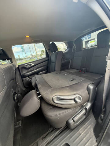 2019 Nissan Pathfinder S