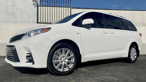 2017 Toyota Sienna for sale at New City Auto - Retail Inventory in South El Monte CA