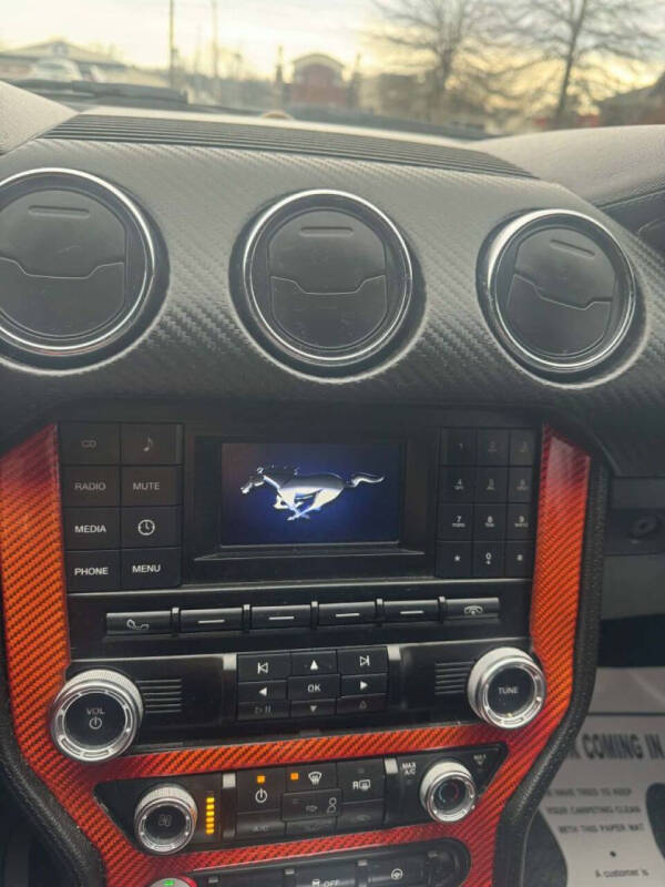 2016 Ford Mustang V6