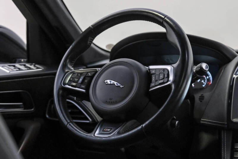 2018 Jaguar F-PACE S