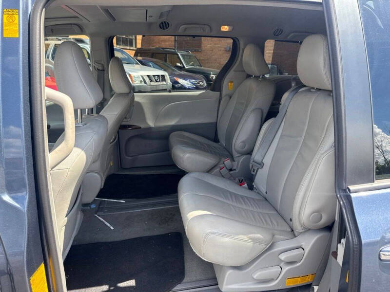 2014 Toyota Sienna