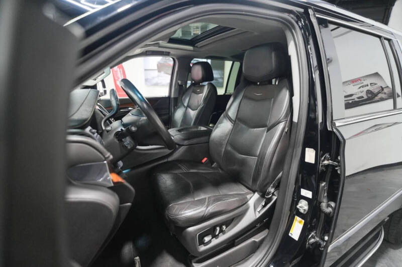 2018 Cadillac Escalade ESV Luxury