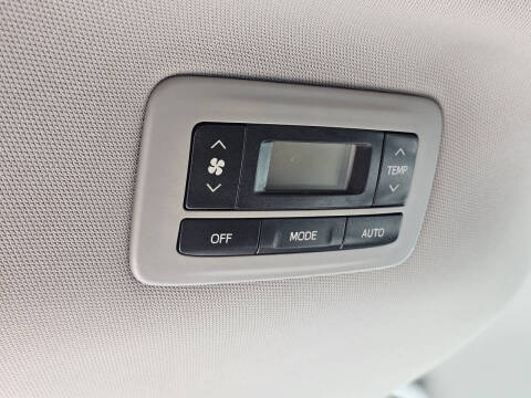 2017 Toyota Sienna LE 8-Passenger