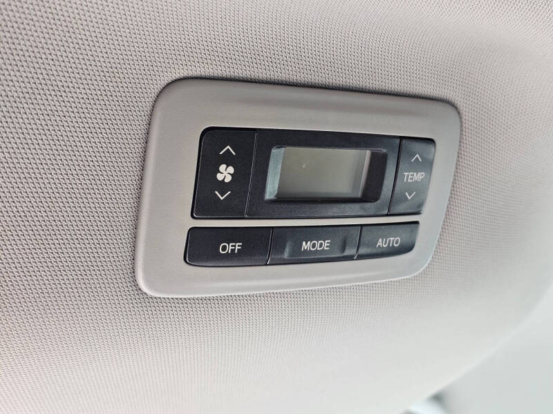 2017 Toyota Sienna LE 8-Passenger